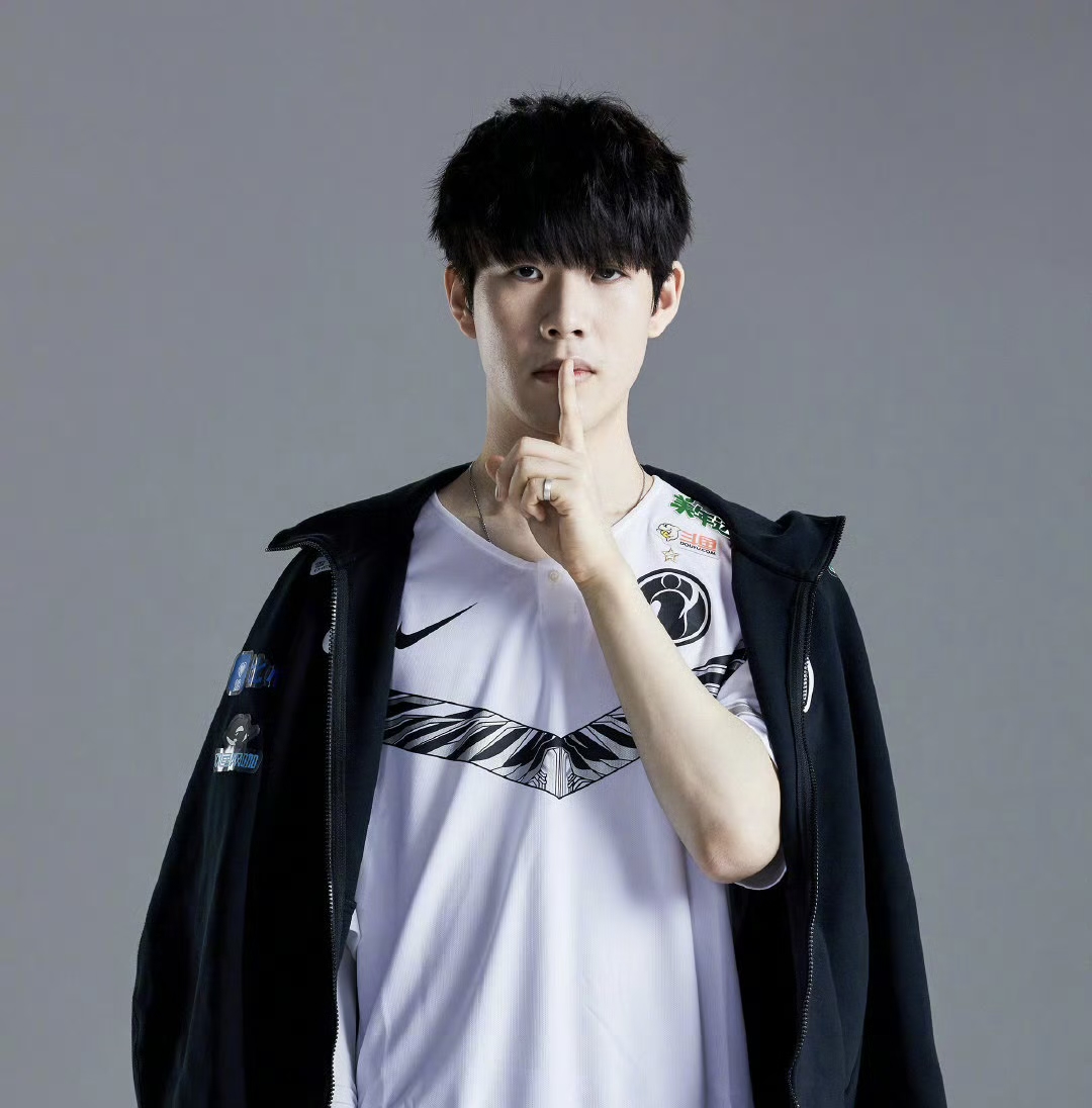 这位年轻的 这位年轻的